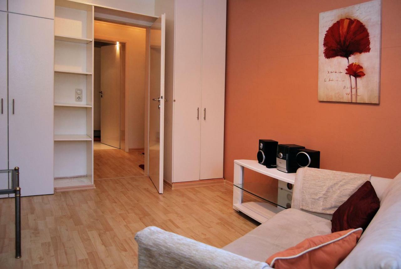 Stresemannstrasse 3 *